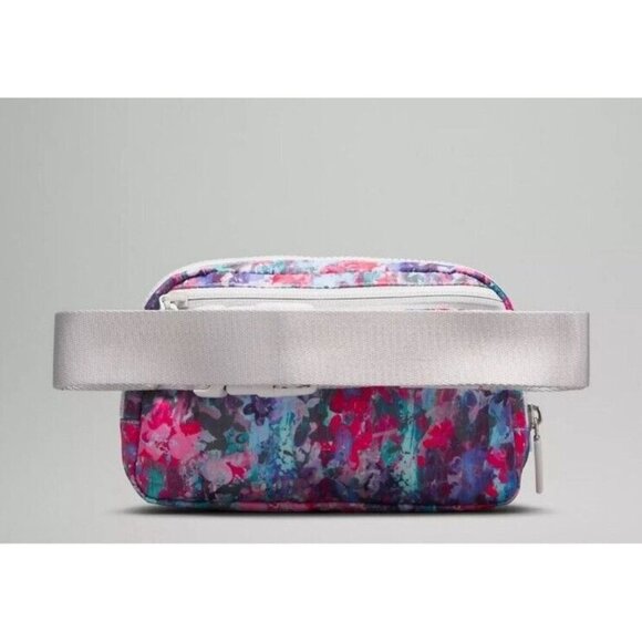 LULULEMON Everywhere Belt Bag Long Strap 1L Flower Glide Multi Vapor NWT - Picture 5 of 9